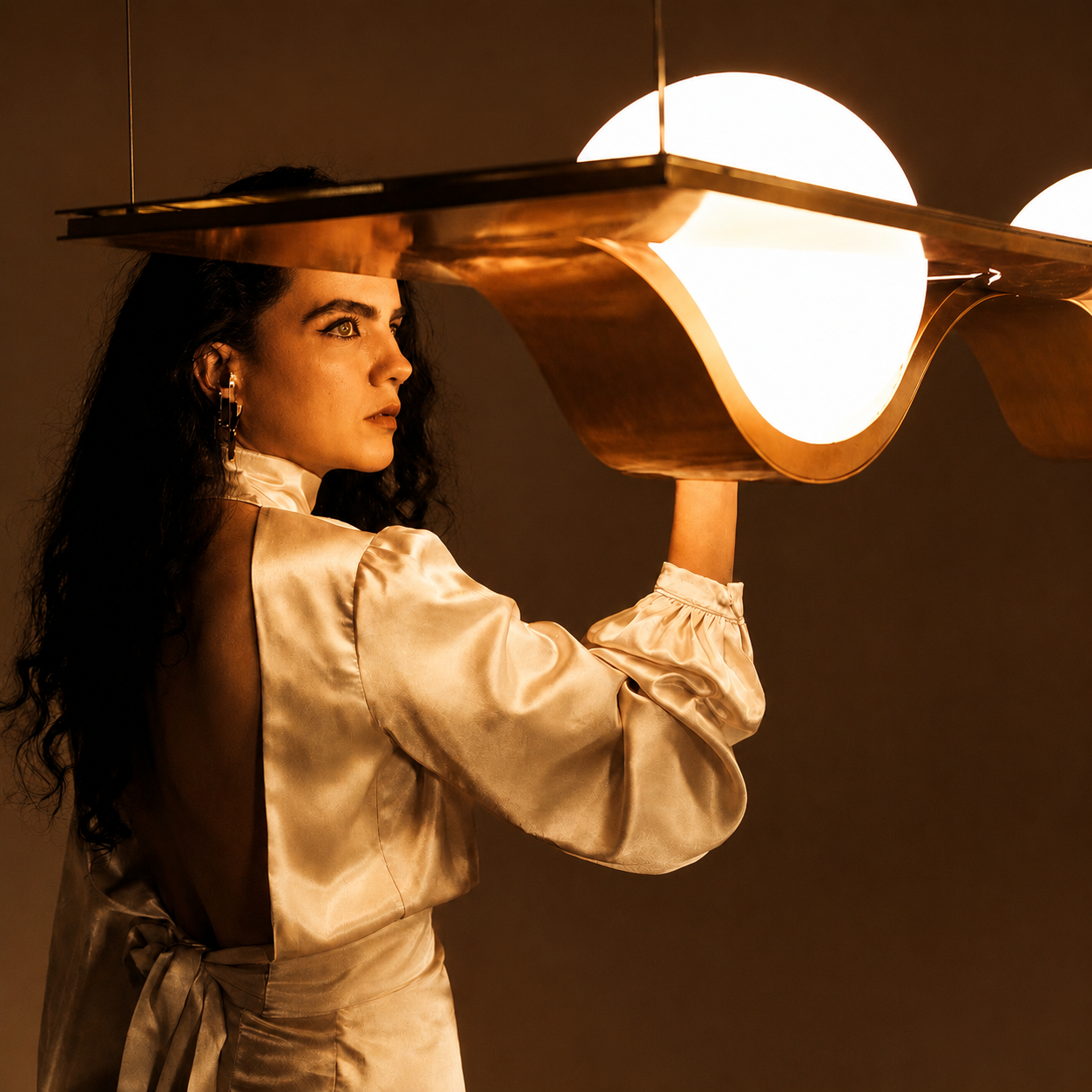 Larissa Vasconcellos presenting an architecture and design project